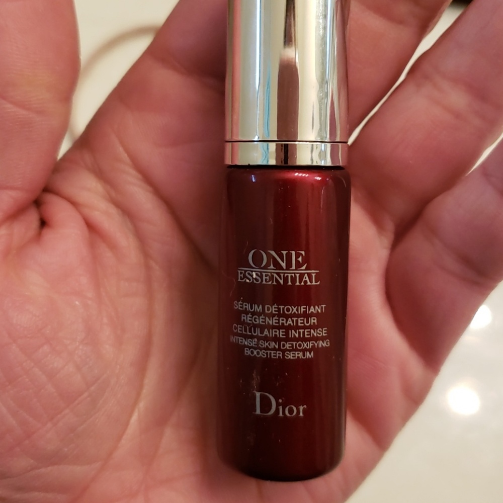 Dior one essential